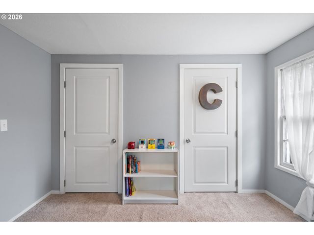 705 Nw 41ST St, Vancouver, WA 98660