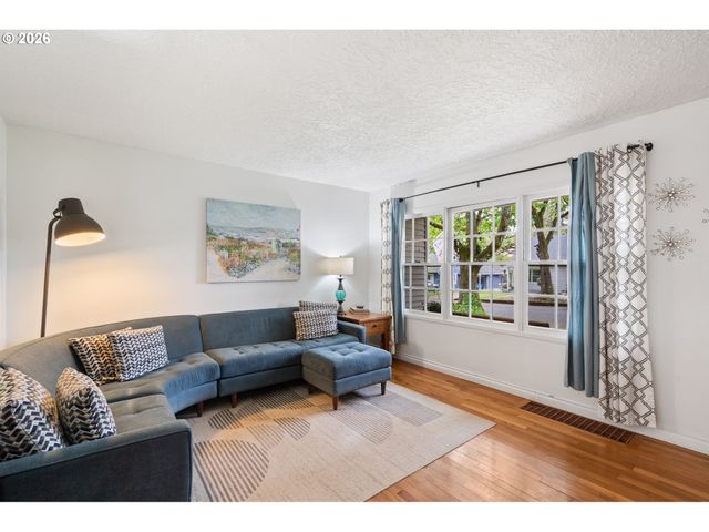 705 Nw 41ST St, Vancouver, WA 98660