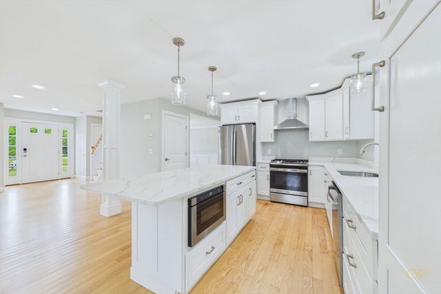 3 Crystal Spring Rd, Mattapoisett, MA 02739