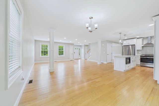 3 Crystal Spring Rd, Mattapoisett, MA 02739