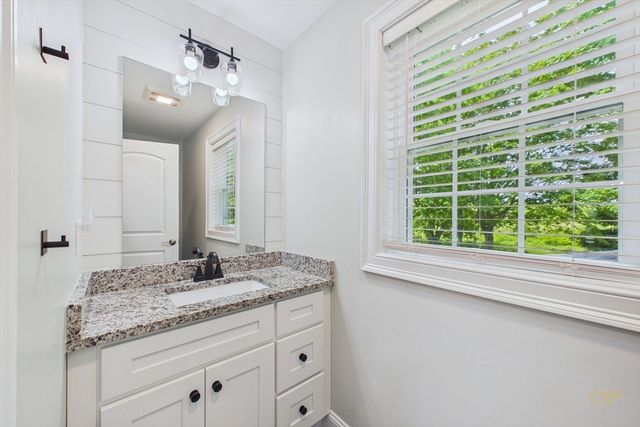 3 Crystal Spring Rd, Mattapoisett, MA 02739