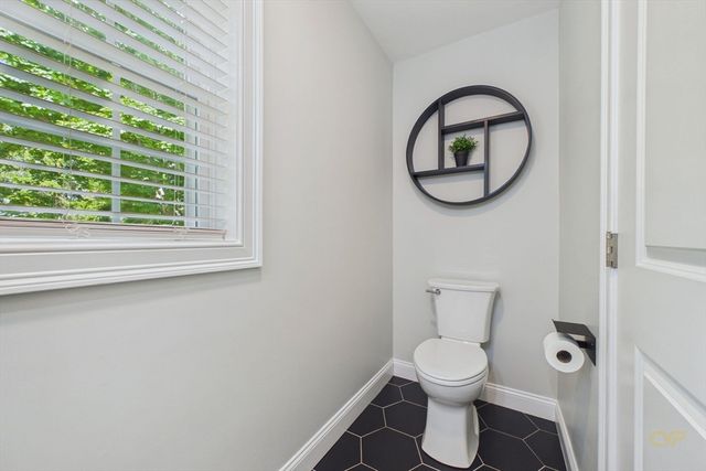 3 Crystal Spring Rd, Mattapoisett, MA 02739