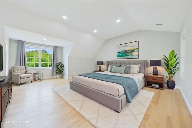 3 Crystal Spring Rd, Mattapoisett, MA 02739