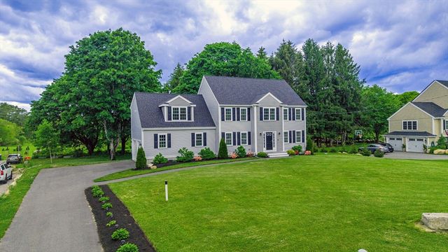3 Crystal Spring Rd, Mattapoisett, MA 02739