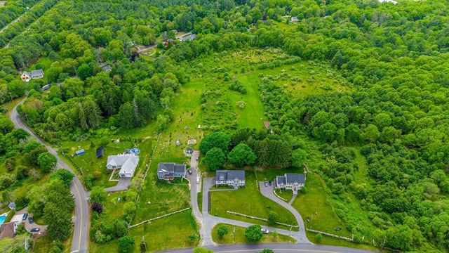 3 Crystal Spring Rd, Mattapoisett, MA 02739