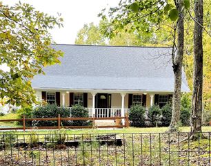1036 Wards Creek Drive, Dahlonega, GA 30533