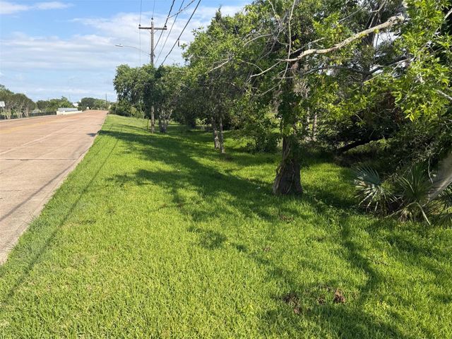 1551 W Texas Avenue, Baytown, TX 77520
