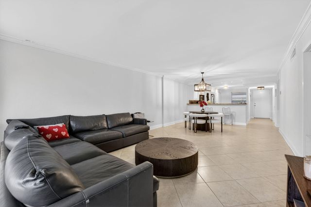 1627 Riverview Road 110, Deerfield Beach, FL 33441