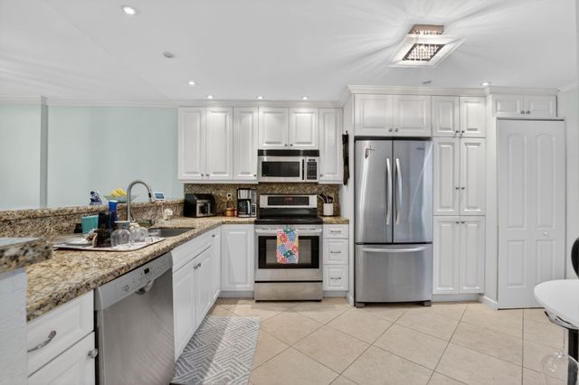 1627 Riverview Road 110, Deerfield Beach, FL 33441