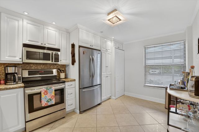 1627 Riverview Road 110, Deerfield Beach, FL 33441