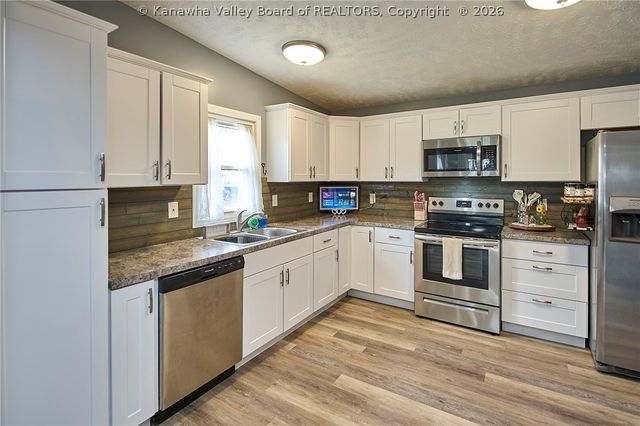 206 Kentucky Avenue, St Albans, WV 25177