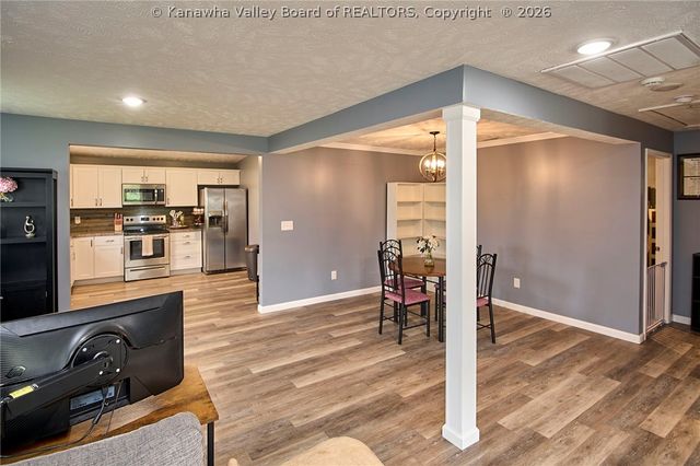 206 Kentucky Avenue, St Albans, WV 25177