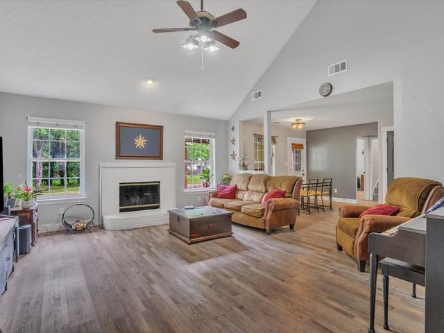 15067 Meadow Ridge Court, Nevada, TX 75173