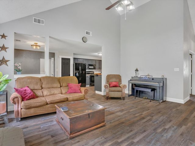 15067 Meadow Ridge Court, Nevada, TX 75173