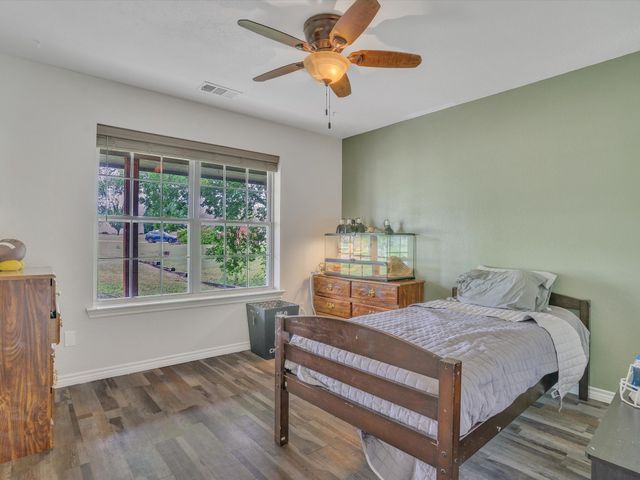 15067 Meadow Ridge Court, Nevada, TX 75173