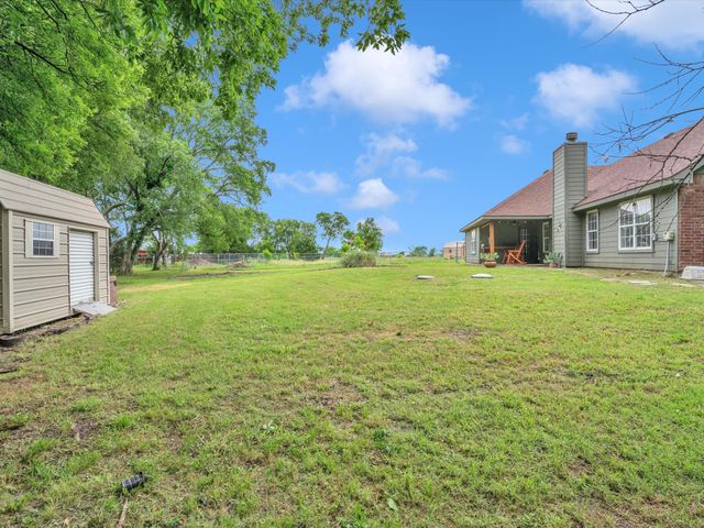 15067 Meadow Ridge Court, Nevada, TX 75173