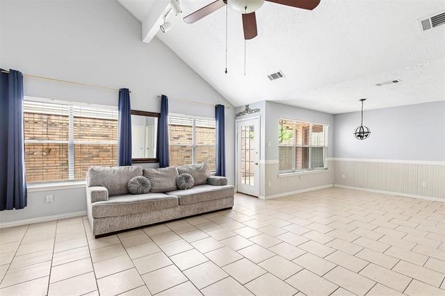 913 Briarcreek Drive, Baytown, TX 77521