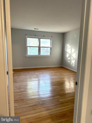 413 SILVER CT, Hamilton, NJ 08690