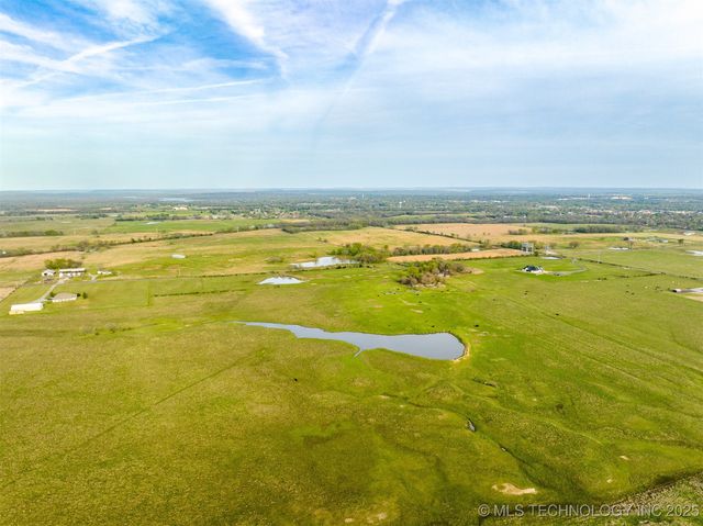 1 S 270 Road, Wagoner, OK 74467