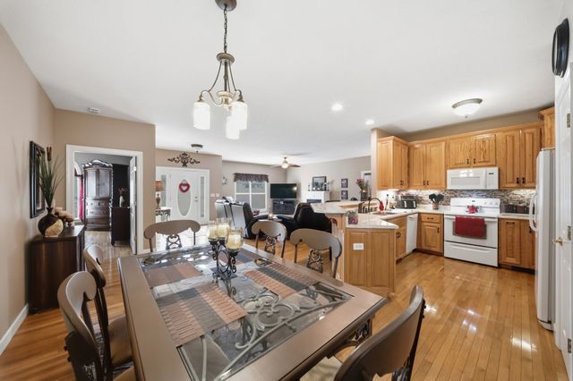 221 Allen Dr, Greenbrier, TN 37073