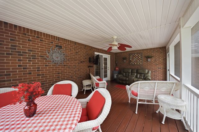 221 Allen Dr, Greenbrier, TN 37073