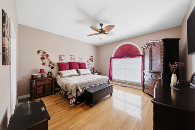 221 Allen Dr, Greenbrier, TN 37073