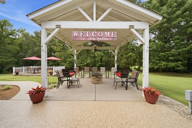 221 Allen Dr, Greenbrier, TN 37073