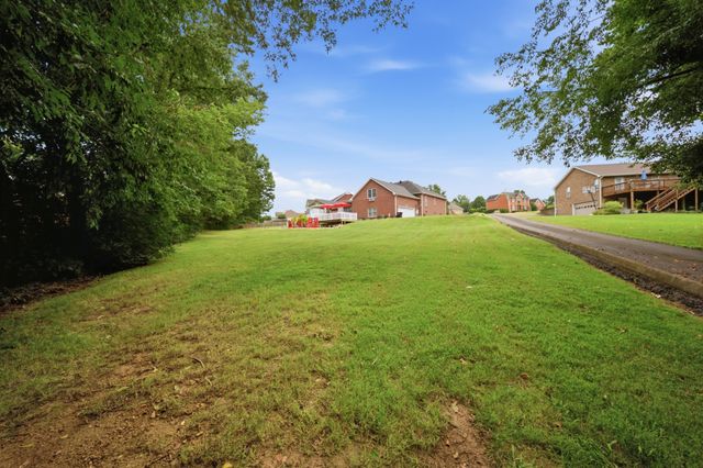221 Allen Dr, Greenbrier, TN 37073