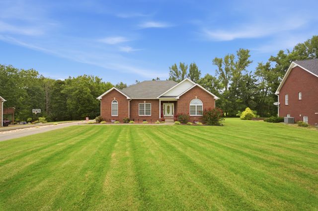 221 Allen Dr, Greenbrier, TN 37073
