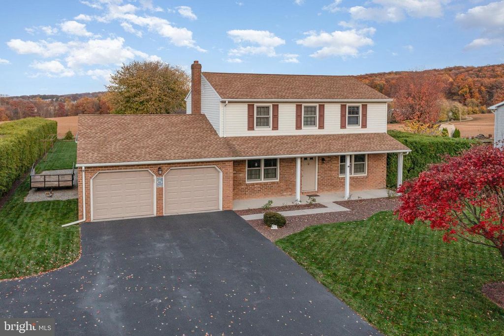 2405 MYERS RD, Spring Grove, PA 17362