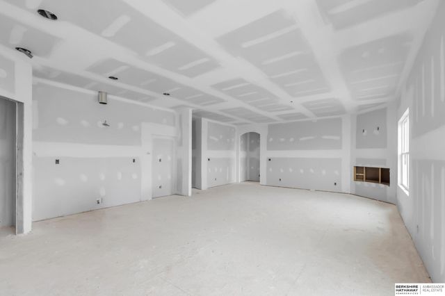 18418 Palisades Drive, Omaha, NE 68136