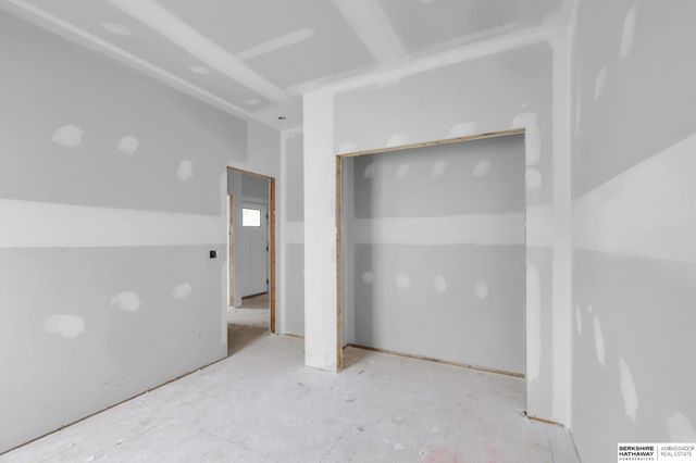 18418 Palisades Drive, Omaha, NE 68136