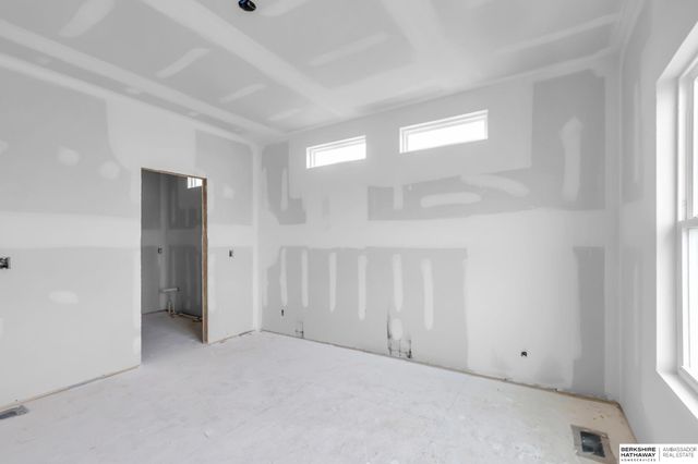 18418 Palisades Drive, Omaha, NE 68136