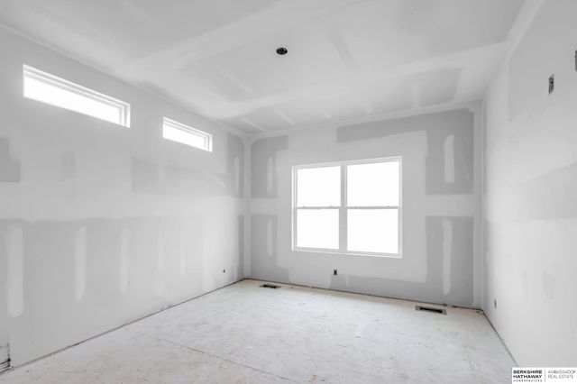 18418 Palisades Drive, Omaha, NE 68136