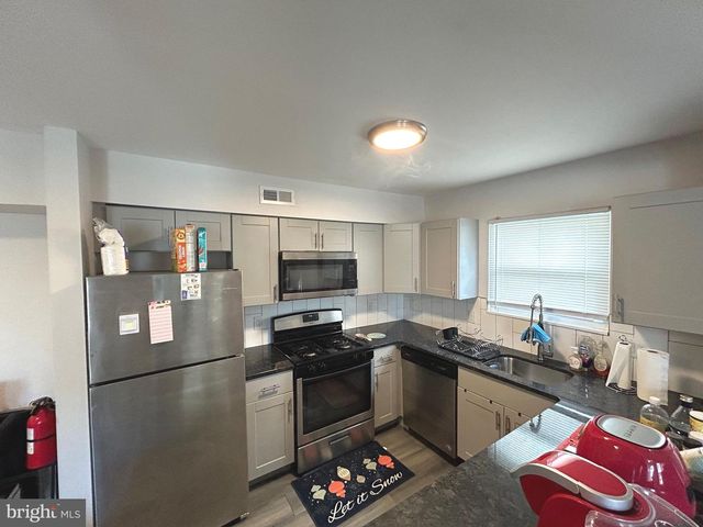 19 LAMONT CT, Sicklerville, NJ 08081
