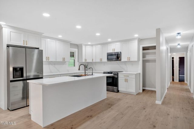 431 West Valley Drive, Kingsport, TN 37664