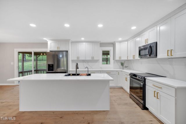 431 West Valley Drive, Kingsport, TN 37664