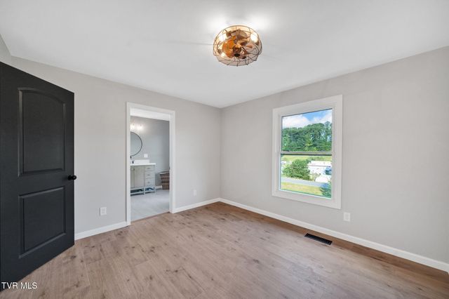 431 West Valley Drive, Kingsport, TN 37664