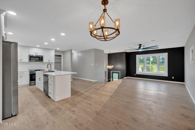 431 West Valley Drive, Kingsport, TN 37664