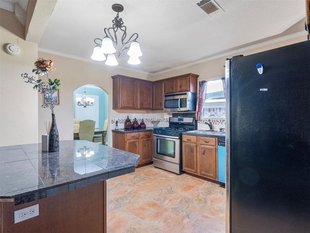 5108 Avenue L Street, Galveston, TX 77551