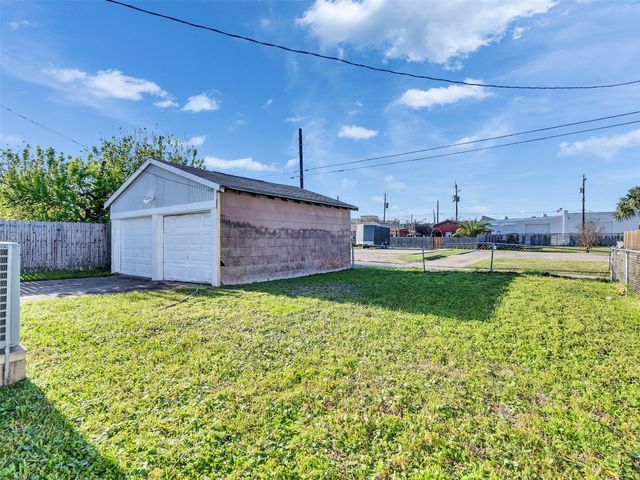 5108 Avenue L Street, Galveston, TX 77551