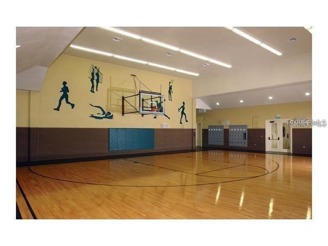 10019 COURTNEY PALMS BOULEVARD 201, Tampa, FL 33619
