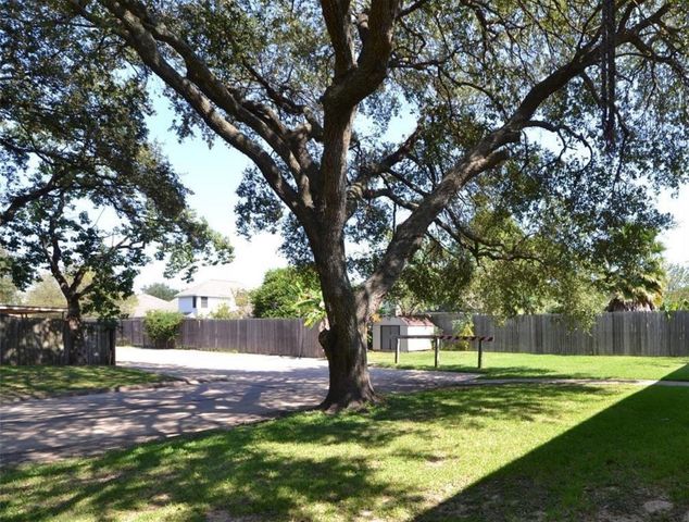 1867 Florida Drive, Seabrook, TX 77586