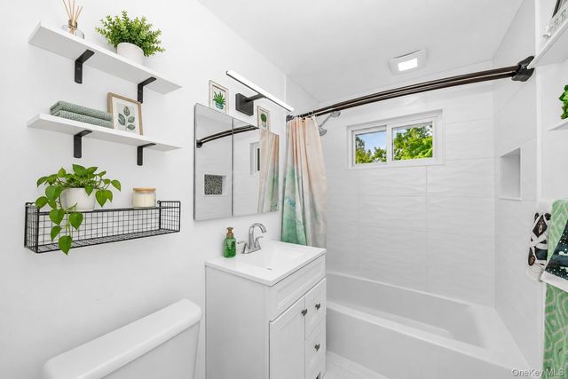 61 Adams 2A, Central Islip, NY 11722