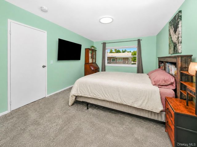 61 Adams 2A, Central Islip, NY 11722