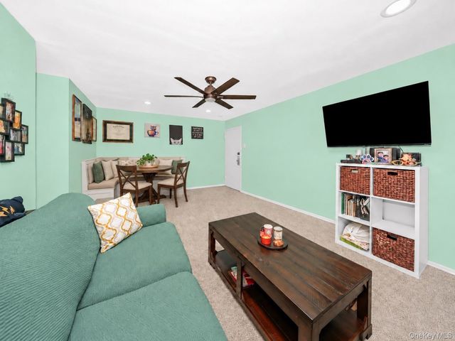 61 Adams 2A, Central Islip, NY 11722