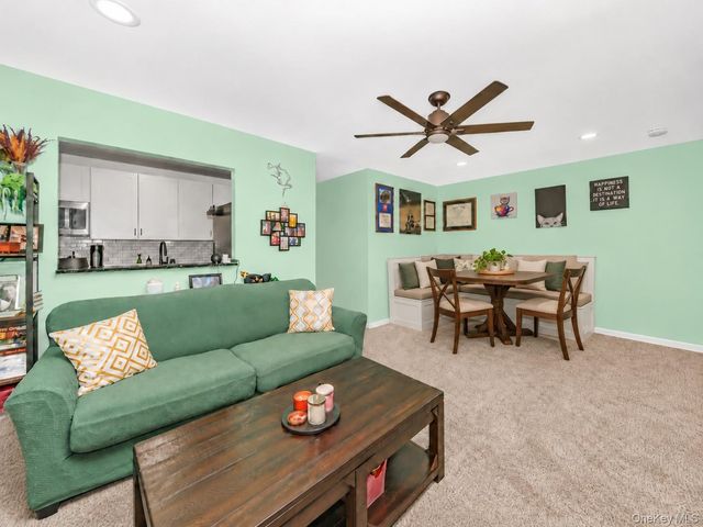 61 Adams 2A, Central Islip, NY 11722