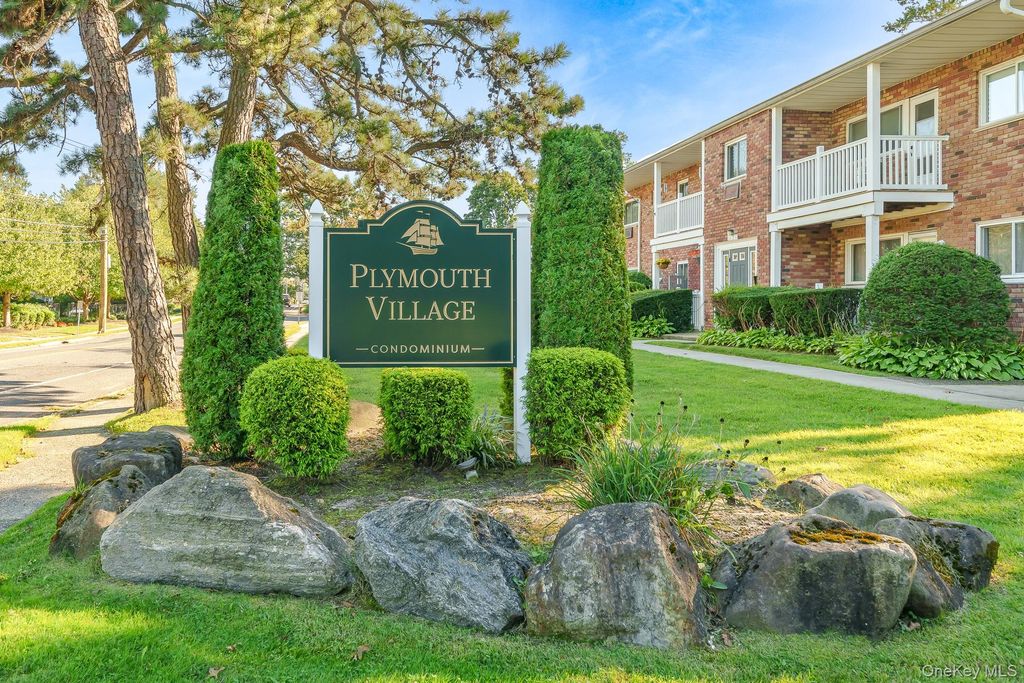 61 Adams 2A, Central Islip, NY 11722