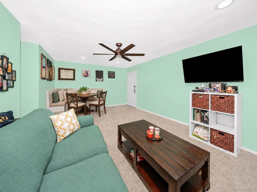 61 Adams 2A, Central Islip, NY 11722 — photo 3