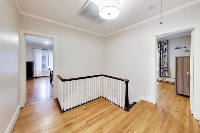 10041 S Hoyne Avenue, Chicago, IL 60643